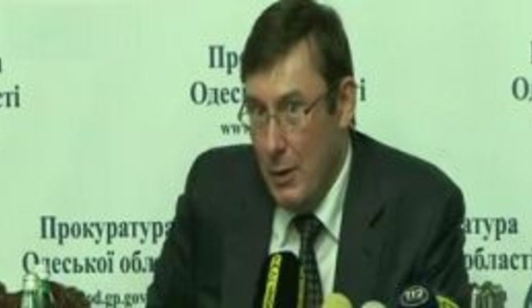 It is top priority for new prosecutor of Zakarpattia region and his colleagues from Western Ukraine to stop smuggling of forest, - Lutsenko. PHOTOS