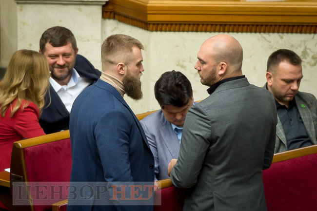 Обнимающая Потураева Янченко, слуга народа Салийчук просит помощника составлять базу обещаний, Галайчуку советуют отменить корпоратив, - день работы ВР 18 декабря 09