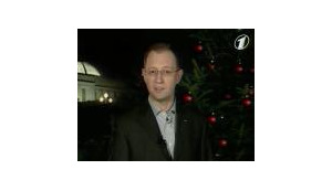 Яценюк поздравил украинцев со всеми праздниками сразу. ВИДЕО.