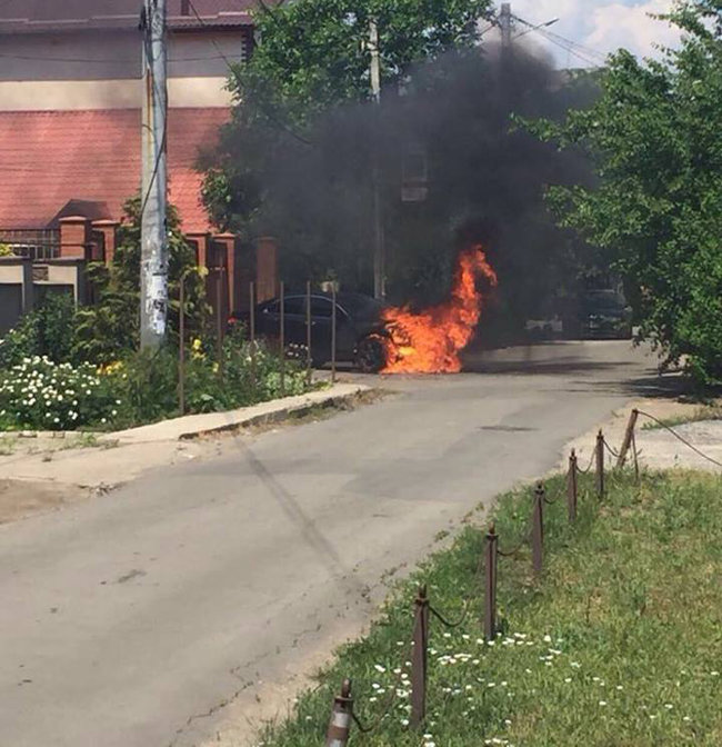 Автомобіль глави Держекоінспекції Північно-Західного регіону Чорного моря Ставнійчука підпалили в Одесі 01