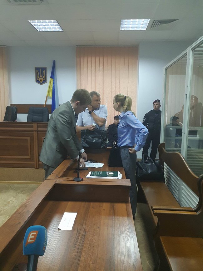 Савченко предоставили бесплатного адвоката, суд продолжится завтра утром 01