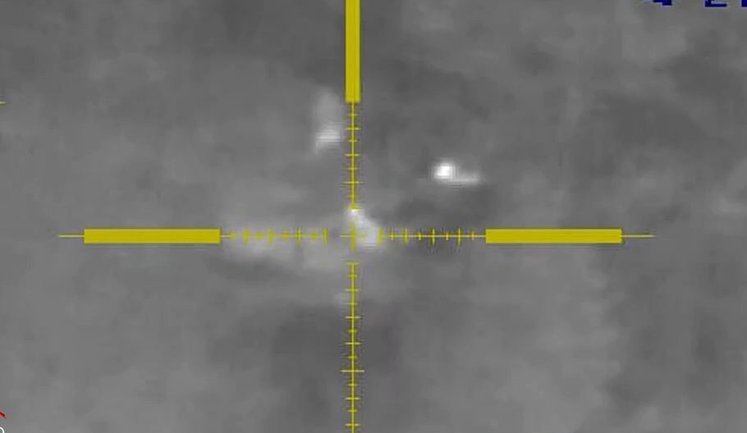 Снайпер "Gray Area Group" розстріляв штурмову групу окупантів із дистанції майже 500 метрів. ВIДЕО