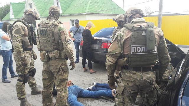 СБУ задержала банду рэкетиров в Житомирской области 01
