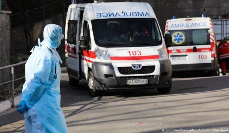 К пациенту в критическом состоянии скорая должна приехать за 10 минут, - Минздрав