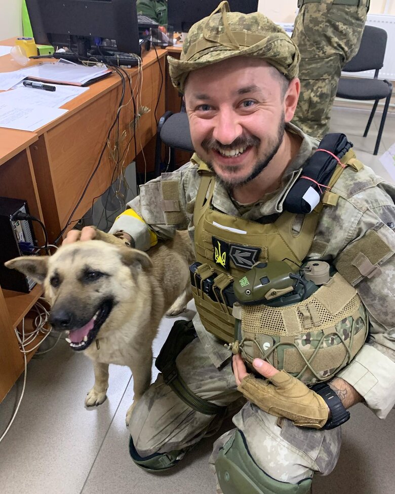 Музикант та офіцер ЗСУ Саша Буль: Ми можемо довго сратися про Схід і Захід, але коли припече, ми, як мурахи, зібралися - і російські колони палали від Сумщини і до Чорного моря… 11 Музикант та офіцер ЗСУ Саша Буль: Ми можемо довго сратися про Схід і Захід, але коли припече, ми, як мурахи, зібралися - і російські колони палали від Сумщини і до Чорного моря… 11