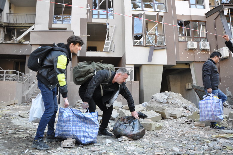 Наслідки обстрілу в Києві 28 квітня 12