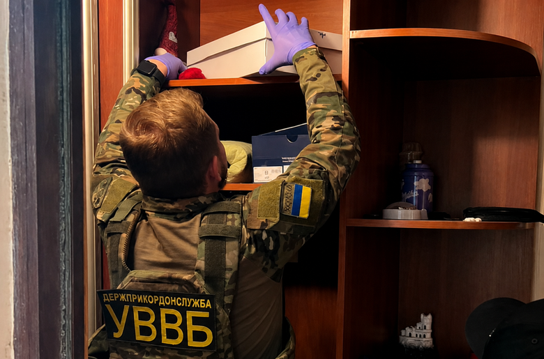 На Харківщині викрили схему незаконного оформлення відстрочки від мобілізації за 12 тисяч доларів. ФОТОрепортаж
