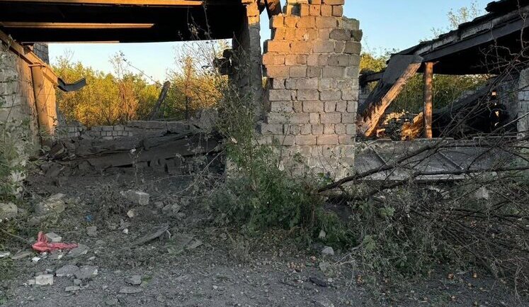 Racists dropped aerial bomb "FAB-500" on Selydove: building of State Emergency Service and houses were damaged. PHOTO