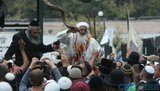 Паломники превратили Умань в хасидский квартал: 25 тысяч человек танцуют, едят и молятся. ФОТОрепортаж