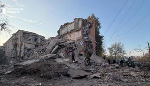 Влучання у 5-поверхівку у Прилуках: під завалами люди, 14 загиблих, серед них - 4 дитини, понад 50 постраждалих (оновлено). ВІДЕО+ФОТО