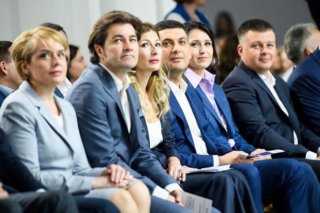 Гавань затоплених кораблів – як ідуть на вибори Гройсман і міністри 02