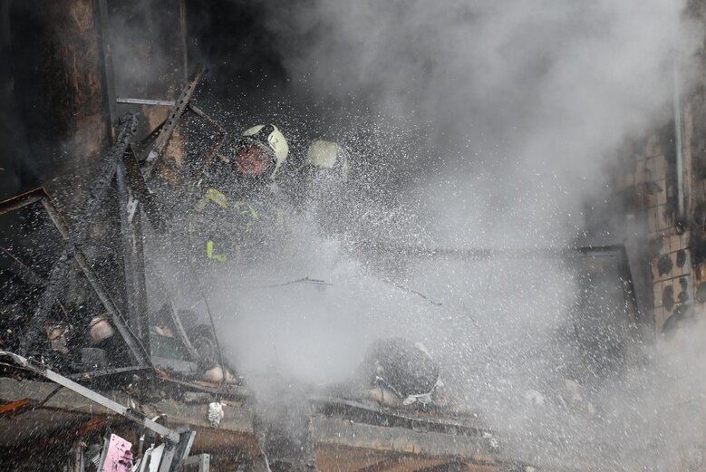 Consequences of Russian missile strike on house in Solomianskyi district of Kyiv 23