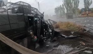 Khyzhak brigade police pull comrades from stricken armored vehicle and evacuate them: "Am I going to die?" — "No, brother, you’ll live.". VIDEO