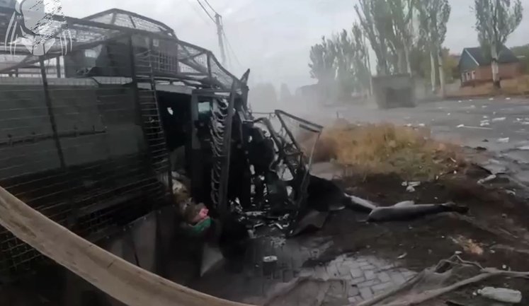 Khyzhak brigade police pull comrades from stricken armored vehicle and evacuate them: "Am I going to die?" — "No, brother, you’ll live.". VIDEO