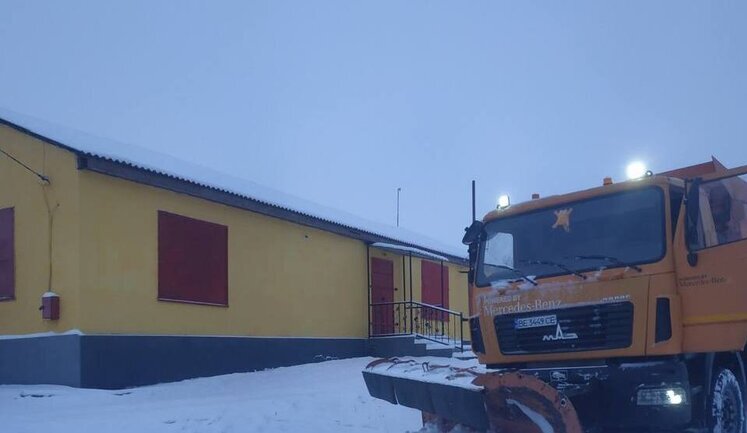 Негода в Україні: на Одещині та Миколаївщині відновлюють проїзд вантажного транспорту. Обмеження зберігаються на трасі М-13 Кропивницький - Кишинів. ФОТО