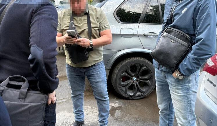 Схема фиктивного бронирования военнообязанных за взятки раскрыта в Уманском ТЦК, - ГБР. ФОТО
