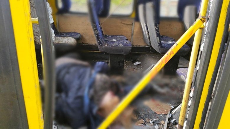 Удар дрона по маршрутке в Херсоне: двое погибших