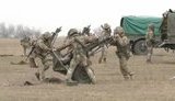 Военнослужащие инженерно-саперных подразделений при поддержке артиллерии и авиации тренировались на админгранице с Крымом обустраивать минно-взрывные заграждения. ВИДЕО