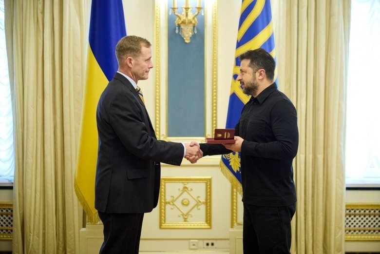 Зеленский, Баззард