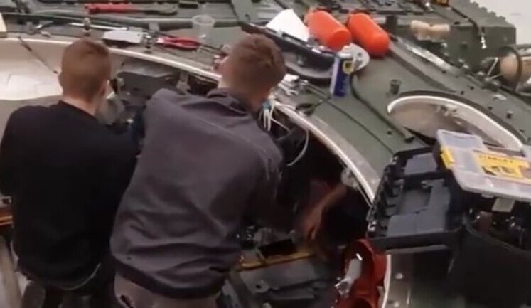 Чехи модернизируют танки Т-72 для украинской армии. ВИДЕО