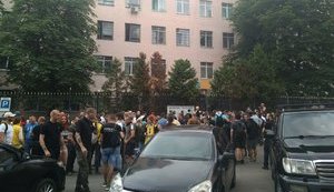 Затриманих противників