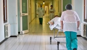 У нас немає мети закривати медустанови і звільняти медиків, - Шмигаль
