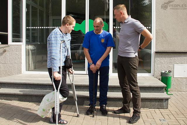 Я був лежачий. Руку мені мали відрізати, - перший пацієнт проекту Біотех-реабілітація поранених прийшов у клініку на своїх двох 03 Я був лежачий. Руку мені мали відрізати, - перший пацієнт проекту Біотех-реабілітація поранених прийшов у клініку на своїх двох 03