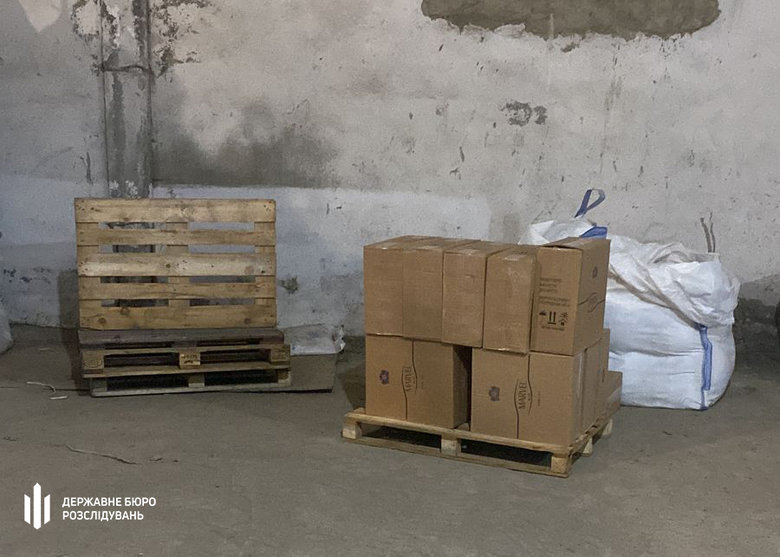 Контрабандную партию сигарет на 27 млн грн готовили к отправке в Венгрию. Проверяется причастность чиновников Одесской таможни, - ГБР 06