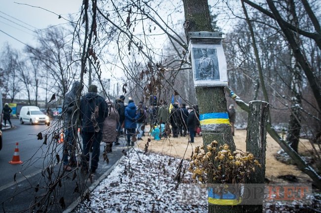 Под Киевом на месте убийства Амины Окуевой поставили памятный знак 06