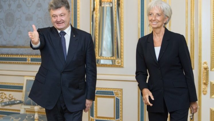 Украина подтверждает свою готовность к продолжению сотрудничества с МВФ, - Порошенко после встречи с Лагард. ВИДЕО
