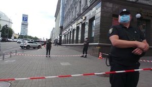 Захоплений терористом БЦ "Леонардо" повністю евакуйовано