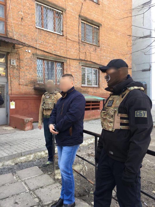 Керівництво управління держслужби праці в Хмельницькій області викрили на систематичному хабарництві, - ГПУ 01