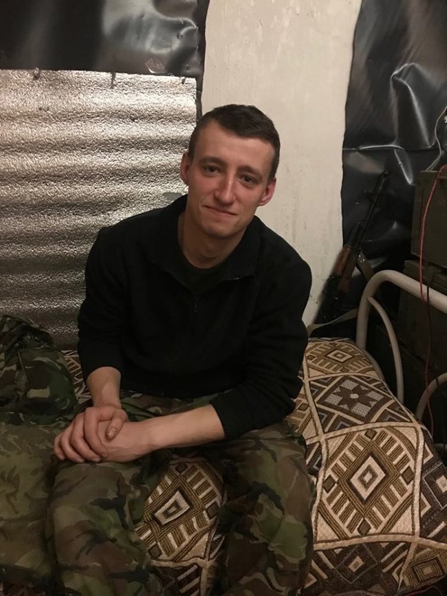 Командир роти Андрій Дзюба, позивний Принц: Два дні особовий склад спостерігав, як горить ворожий терикон. Це як бальзам на душу бійців 02