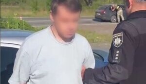 50-річний священнослужитель одного із закарпатських монастирів намагався переправити за кордон 41-річного жителя Сумщини. ВIДЕО
