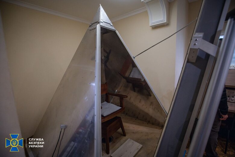 Поліція та СБУ заблокували діяльність псевдорелігійної секти АллатРа, до якої належали Баканов та Верещук 07 Поліція та СБУ заблокували діяльність псевдорелігійної секти АллатРа, до якої належали Баканов та Верещук 07