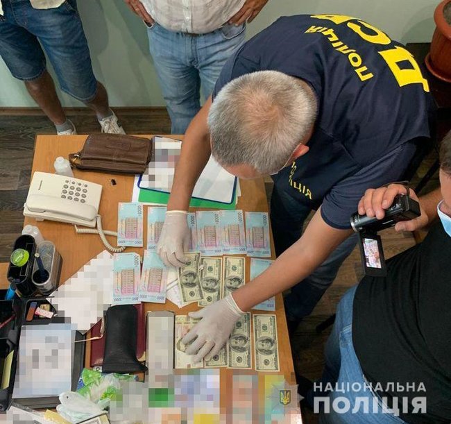 Директора Азово-Сиваського парку Бандурина спіймали на хабарі 01