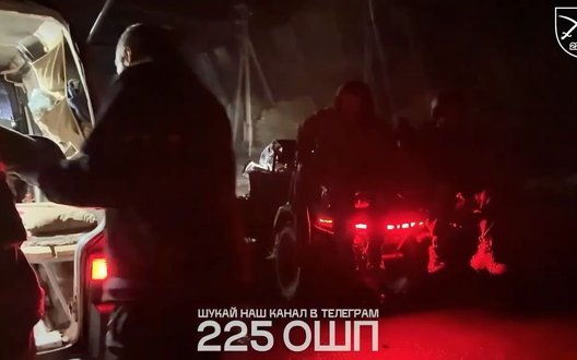 Ліквідували 4 рашистів і пораненими дісталися до евакуації: хоробра бойова робота воїнів 225-го ОШП. ВIДЕО