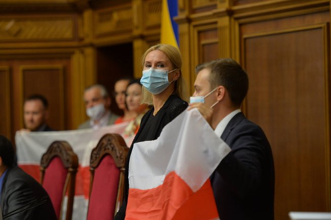 Віцеспікерка ВР Олена Кондратюк: Зараз, на жаль, відбувається імітація парламентаризму. Виглядає, що парламент втрачає велику суб’єктність, яку він мав усі роки 02 Віцеспікерка ВР Олена Кондратюк: Зараз, на жаль, відбувається імітація парламентаризму. Виглядає, що парламент втрачає велику суб’єктність, яку він мав усі роки 02