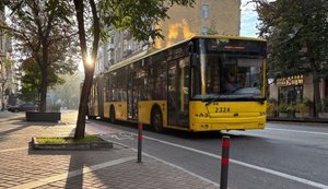 Через наслідки атаки в Києві змінили рух громадського транспорту: перелік маршрутів