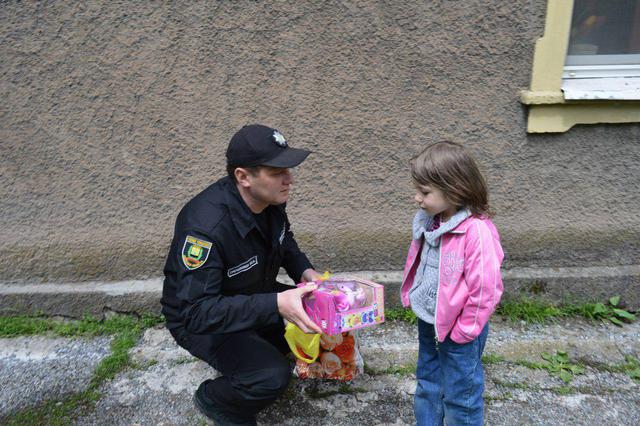 The Little Girls Orphaned by Ukraine’s War 06 The Little Girls Orphaned by Ukraine’s War 06