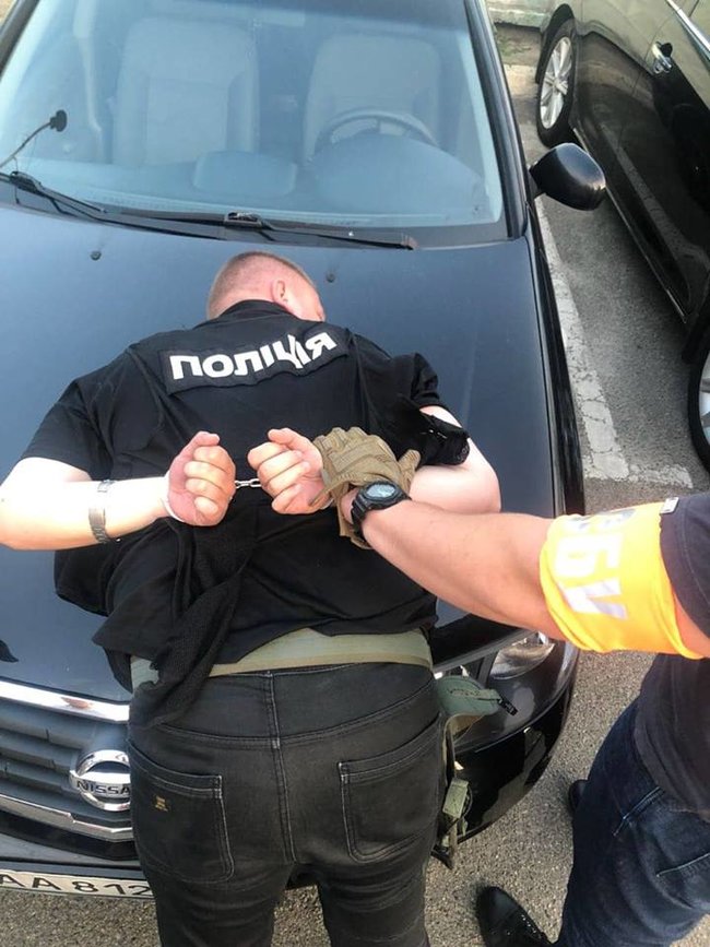 Полицейского задержали в Киеве на сбыте наркотиков 01