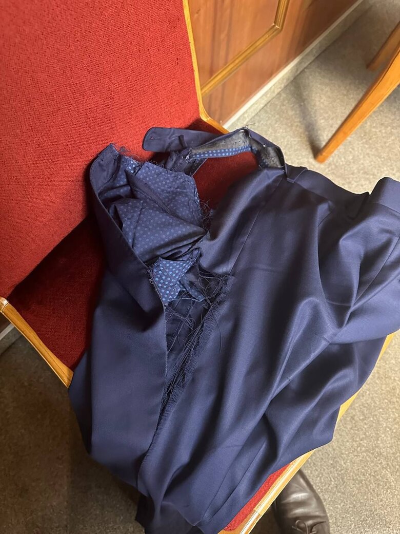 Назвав півнем і порвав штани: у Раді під час розгляду бюджету сталася сутичка між слугою народу Тищенком і нардепом ЄС Гончаренком 01