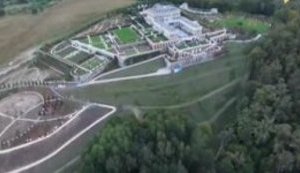 Один із олігархів побудував палац на найдавнішому пам'ятнику археології під Києвом. ВIДЕО