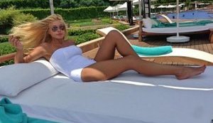 Самым молодым депутатом Рады стала 23-летняя блондинка модельной внешности Дарина Ледовских. ФОТОрепортаж