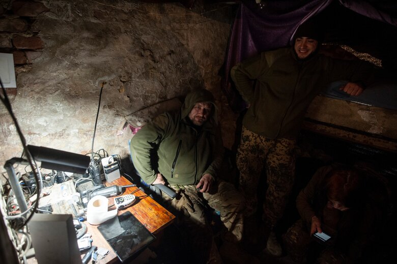 Российские снаряды и ракеты уничтожают Соледар в Донецкой области. Гражданские выживают без воды, света и газа 09 Российские снаряды и ракеты уничтожают Соледар в Донецкой области. Гражданские выживают без воды, света и газа 09