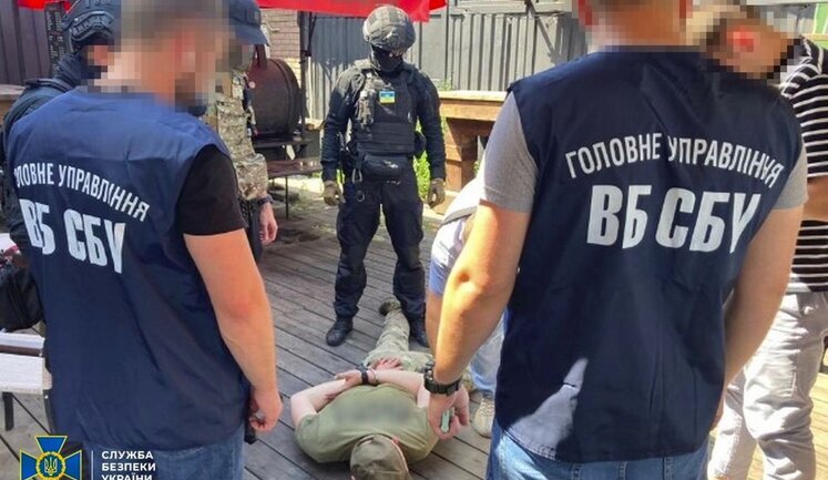 Викрито злочинне угруповання, учасники якого під виглядом співробітників Служби безпеки грабували харків’ян, - СБУ. ФОТО