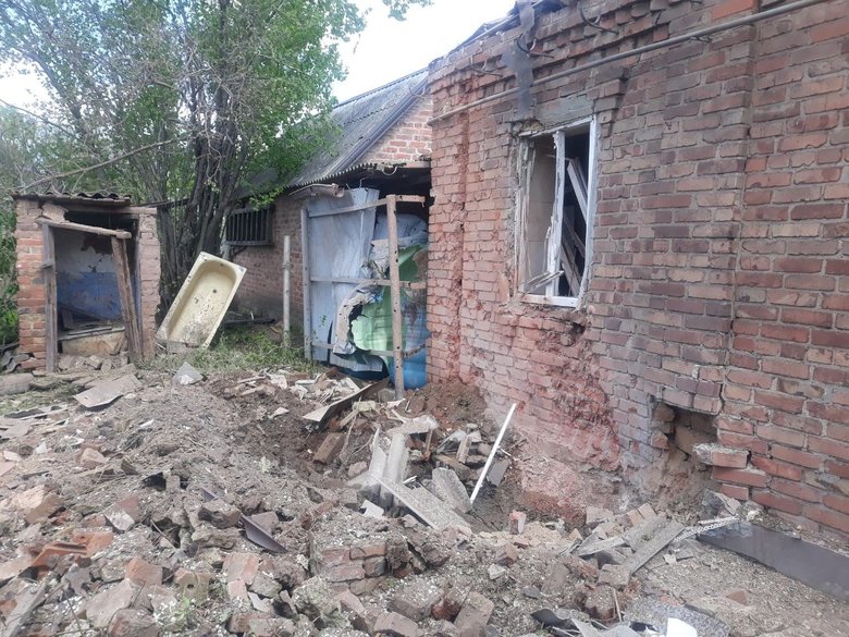 Війська РФ завдали авіаудару по Нью-Йорку на Донеччині: є влучання у промислове підприємство та житлові квартали, троє загиблих, троє поранених 07 Війська РФ завдали авіаудару по Нью-Йорку на Донеччині: є влучання у промислове підприємство та житлові квартали, троє загиблих, троє поранених 07