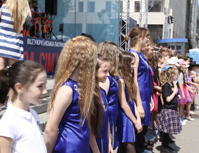 На Майдане Незалежности в Киеве начался фестиваль Все вместе - за семью 05