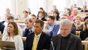 Порошенко в Верховном Суде: За незаконные санкции против меня расплатились должностью премьера