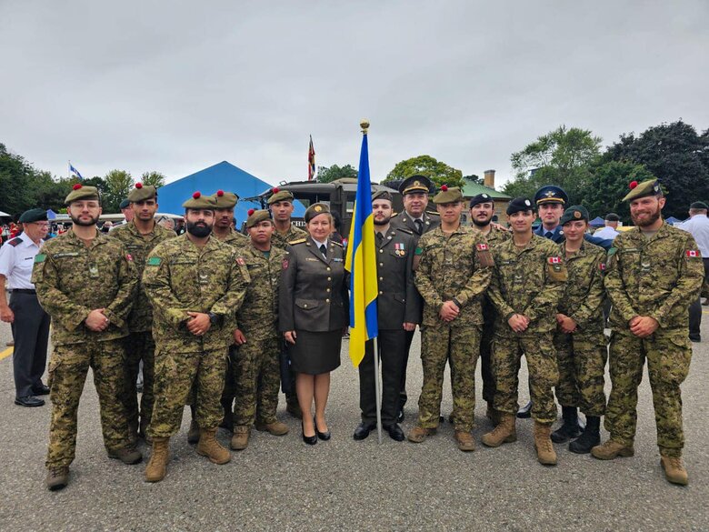 Українські військовослужбовці вперше в історії взяли участь в параді до Дня воїнів у Канаді